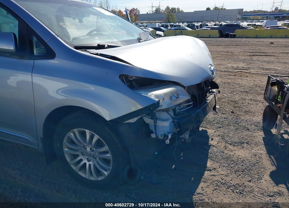 2017 TOYOTA SIENNA XLE 8 PASSENGER VIN: 5TDYZ3DC1HS794501