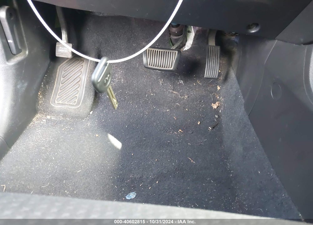 2013 KIA SORENTO LX V6 VIN: 5XYKT4A26DG365080