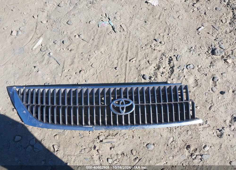 2000 TOYOTA AVALON XL VIN: 4T1BF28B3YU007923