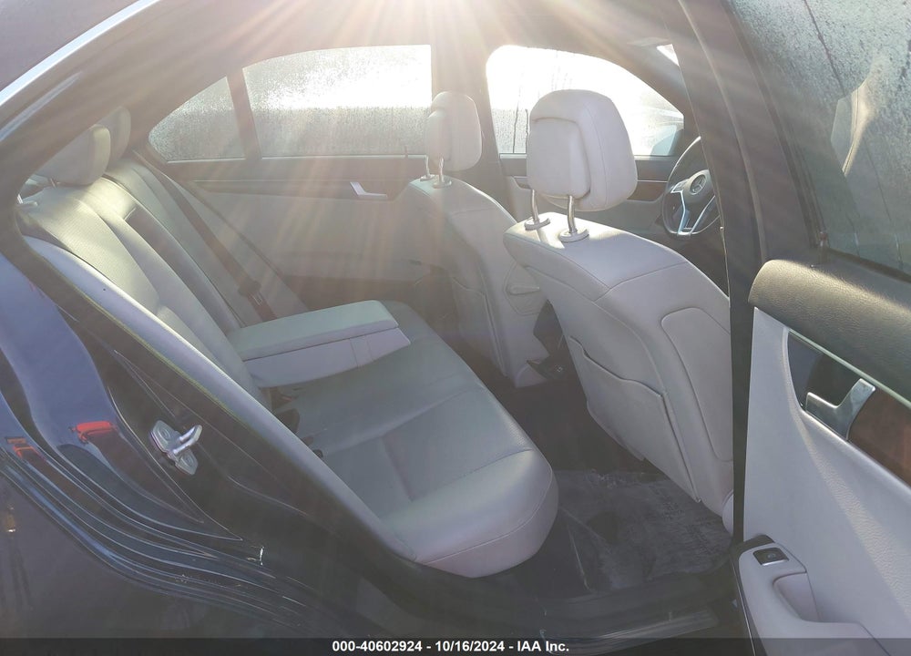2012 MERCEDES-BENZ C 250 LUXURY/SPORT VIN: WDDGF4HB5CA646021