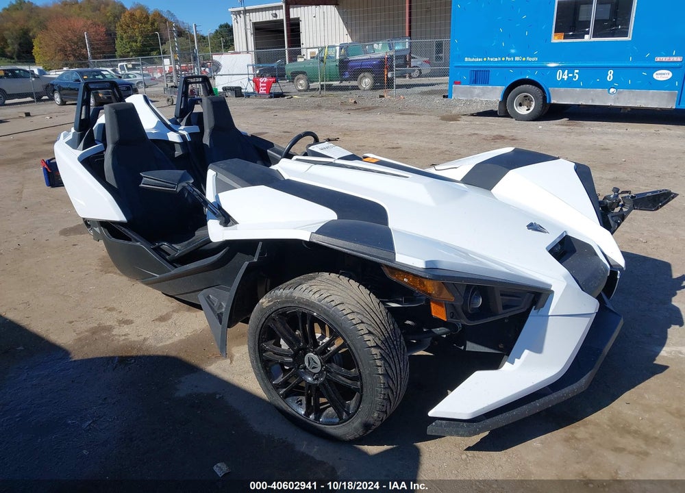 2019 POLARIS SLINGSHOT VIN: 57XAASFA4K8135040