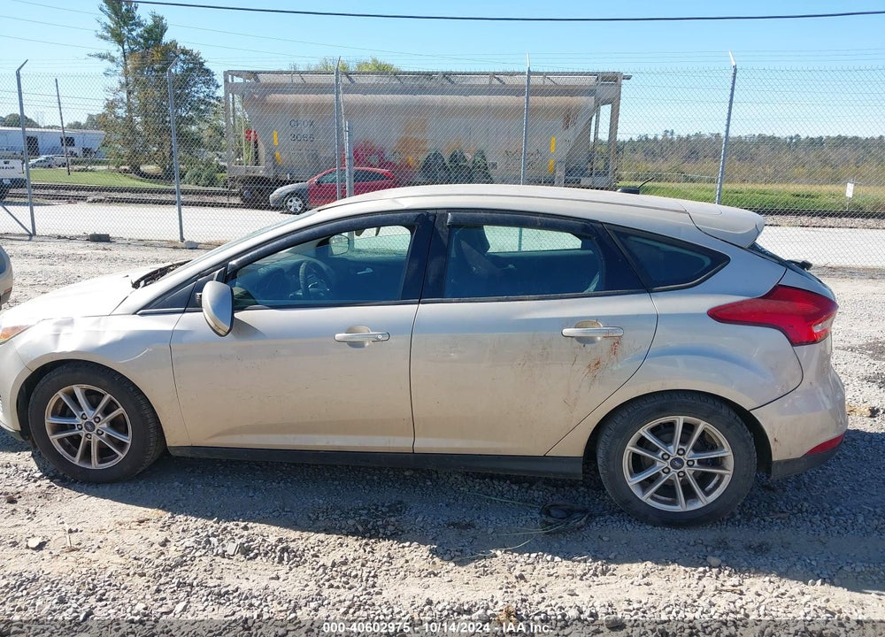 2017 FORD FOCUS SE VIN: 1FADP3K28HL208284