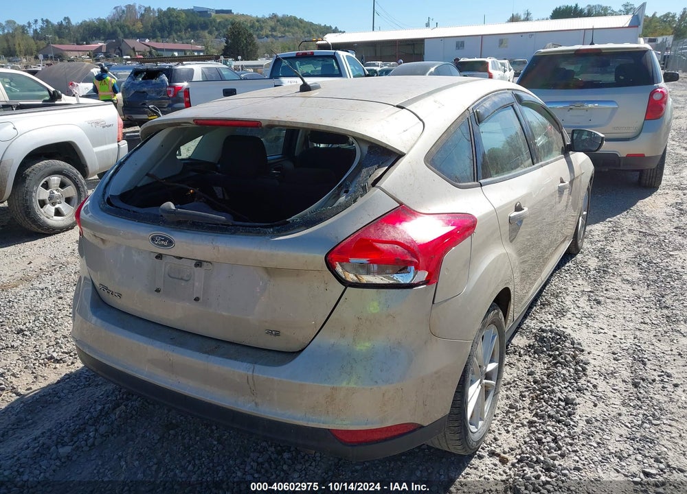 2017 FORD FOCUS SE VIN: 1FADP3K28HL208284