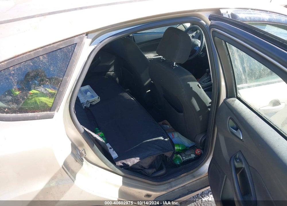 2017 FORD FOCUS SE VIN: 1FADP3K28HL208284