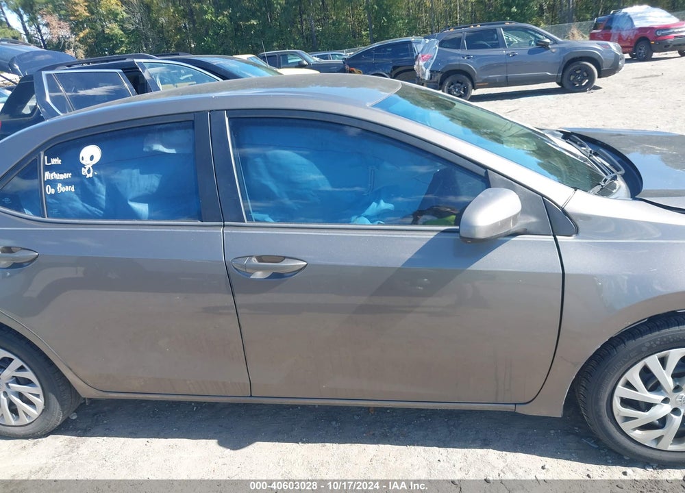 2018 TOYOTA COROLLA LE VIN: 2T1BURHE8JC035622
