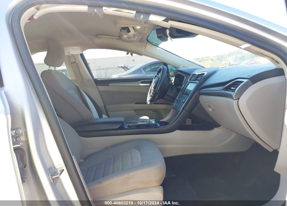 2019 FORD FUSION SE VIN: 3FA6P0HD0KR255429
