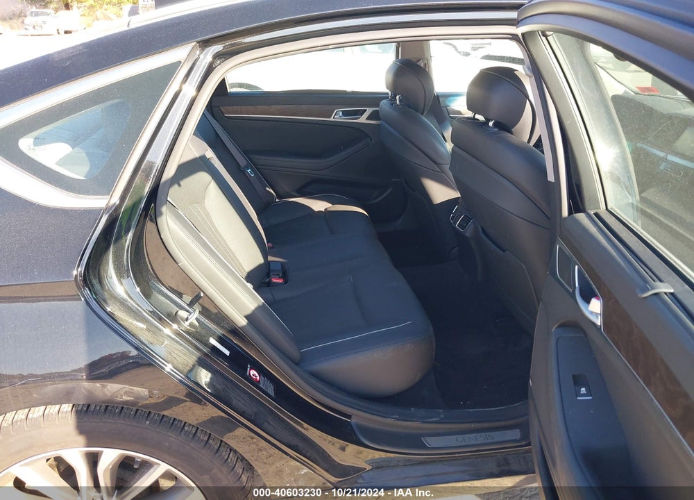 2015 HYUNDAI GENESIS 3.8 VIN: KMHGN4JE9FU091641