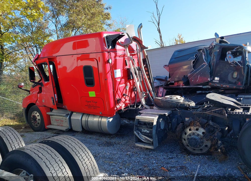 2021 FREIGHTLINER NEW CASCADIA 126 VIN: 1FUJHHDV2MLMD4107