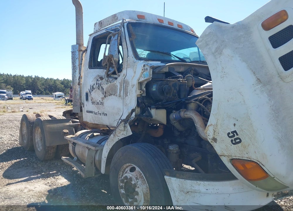 2005 STERLING TRUCK AT 9500 VIN: 2FWJA3CG15AN58026
