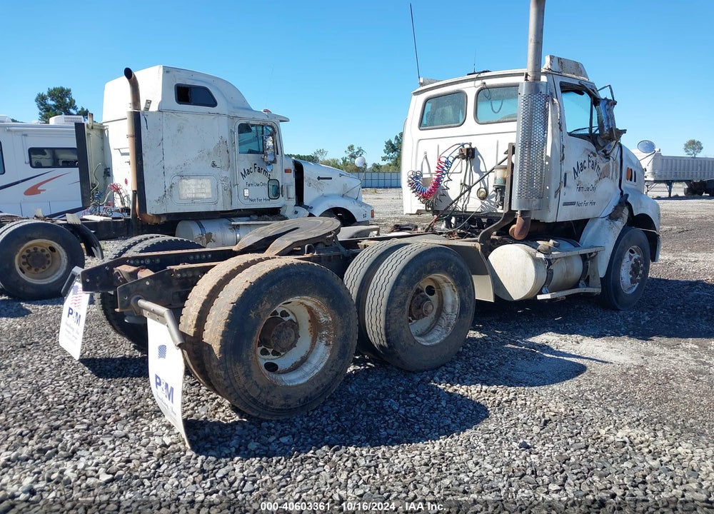 2005 STERLING TRUCK AT 9500 VIN: 2FWJA3CG15AN58026