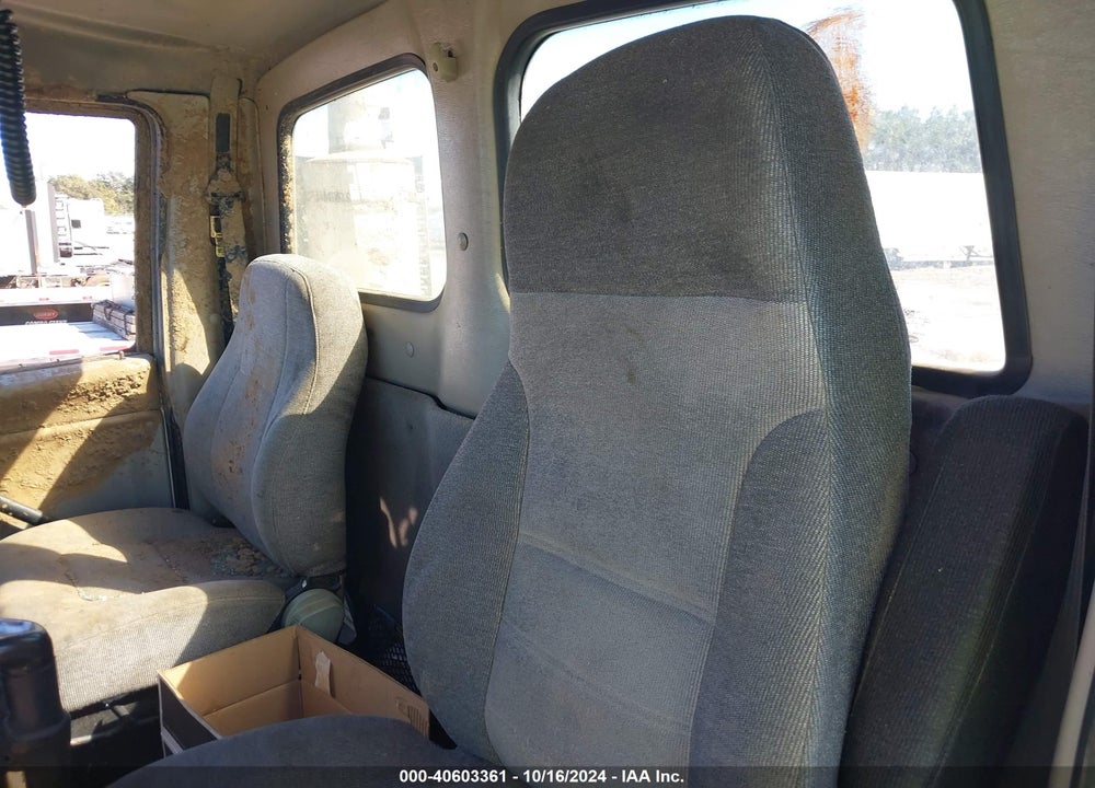2005 STERLING TRUCK AT 9500 VIN: 2FWJA3CG15AN58026