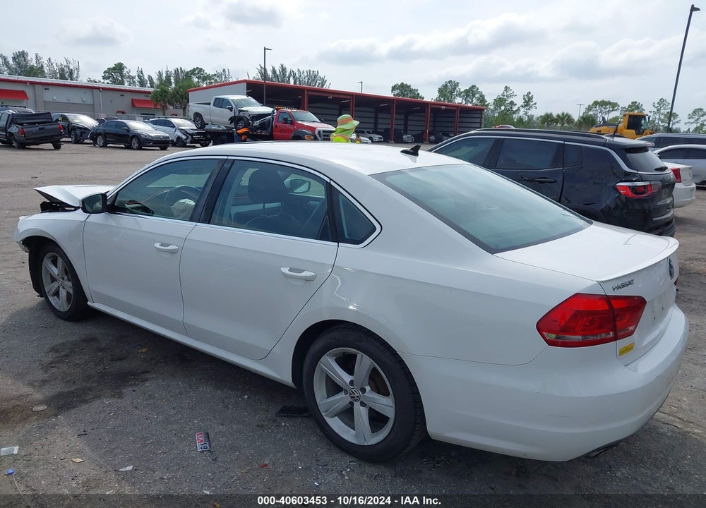 2013 VOLKSWAGEN PASSAT 2.5L SE VIN: 1VWBH7A39DC022115
