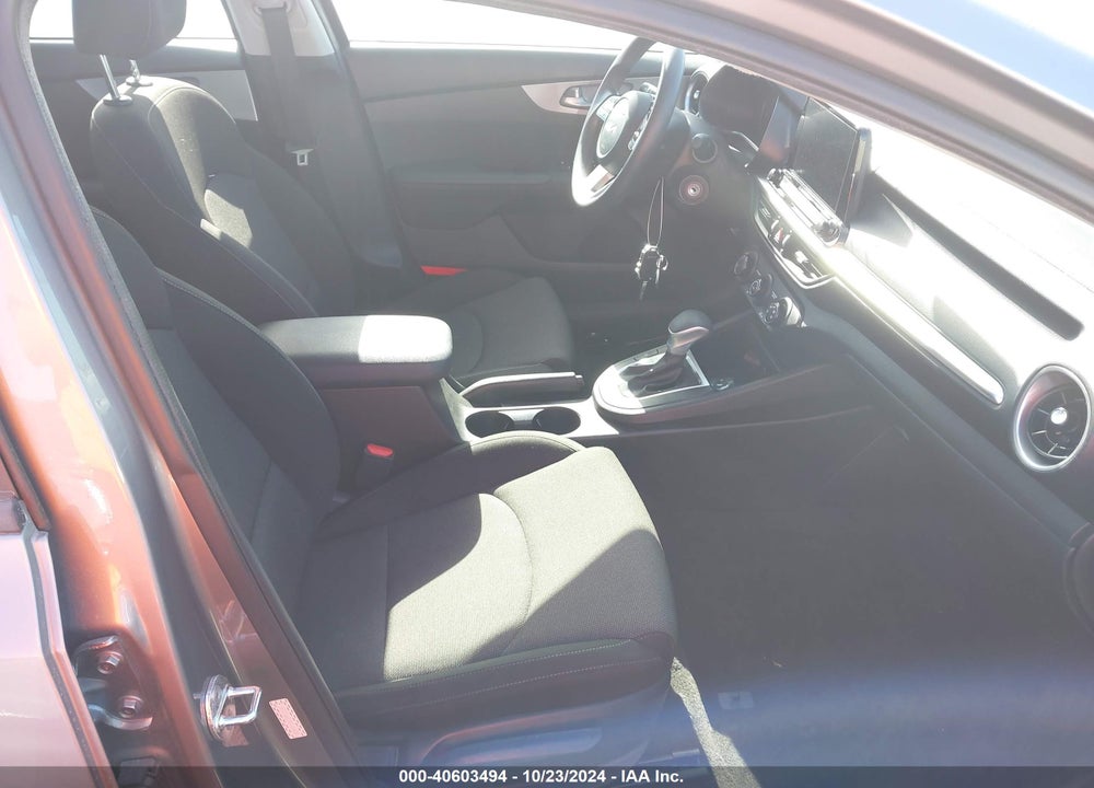 2022 KIA FORTE LXS VIN: 3KPF24AD2NE418409