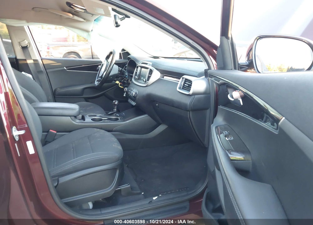 2017 KIA SORENTO 2.4L LX VIN: 5XYPG4A39HG266391