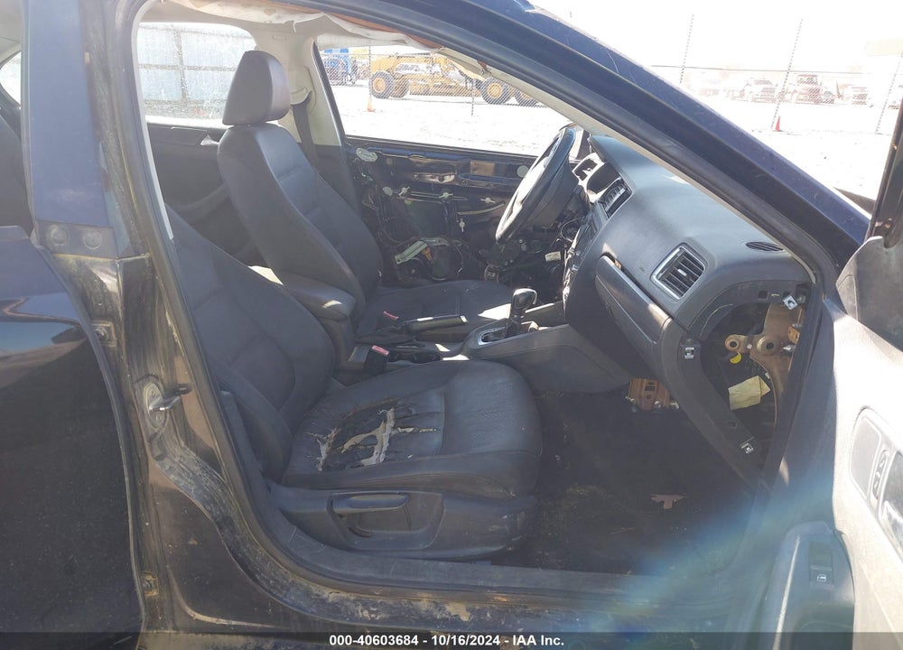 2012 VOLKSWAGEN JETTA VIN: 3VWDX7AJ1CM389176