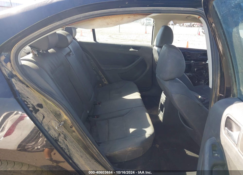 2012 VOLKSWAGEN JETTA VIN: 3VWDX7AJ1CM389176