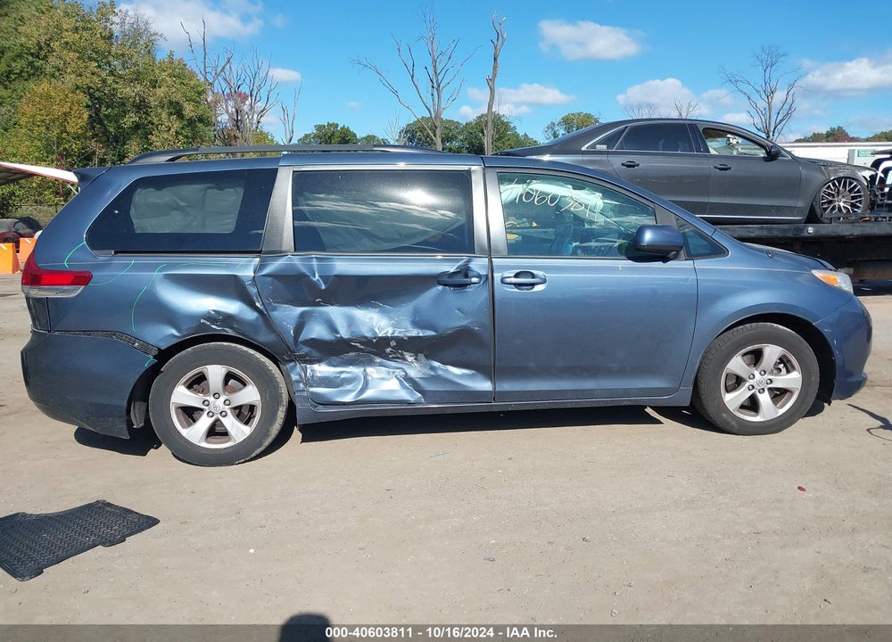 2014 TOYOTA SIENNA LE V6 8 PASSENGER VIN: 5TDKK3DC8ES452971
