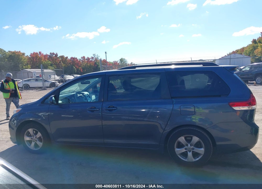 2014 TOYOTA SIENNA LE V6 8 PASSENGER VIN: 5TDKK3DC8ES452971