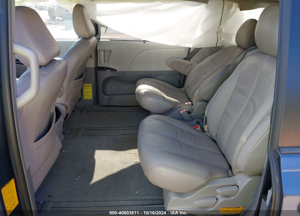 2014 TOYOTA SIENNA LE V6 8 PASSENGER VIN: 5TDKK3DC8ES452971