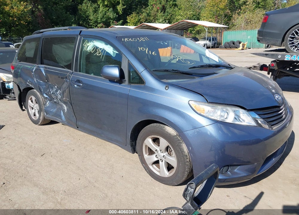 2014 TOYOTA SIENNA LE V6 8 PASSENGER VIN: 5TDKK3DC8ES452971