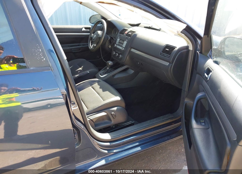 2010 VOLKSWAGEN JETTA LIMITED EDITION VIN: 3VWRX7AJ9AM149800