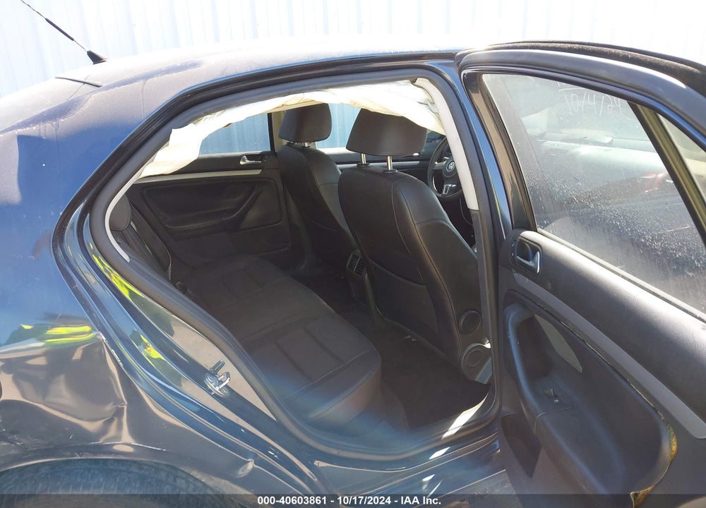 2010 VOLKSWAGEN JETTA LIMITED EDITION VIN: 3VWRX7AJ9AM149800