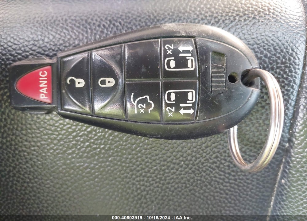 2013 CHRYSLER TOWN & COUNTRY TOURING VIN: 2C4RC1BG2DR689145