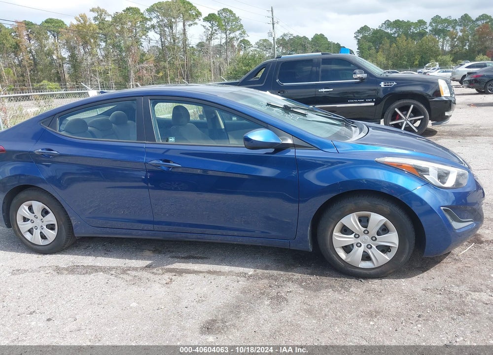 2016 HYUNDAI ELANTRA SE VIN: 5NPDH4AE5GH781932