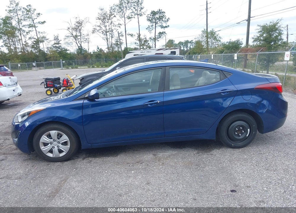 2016 HYUNDAI ELANTRA SE VIN: 5NPDH4AE5GH781932