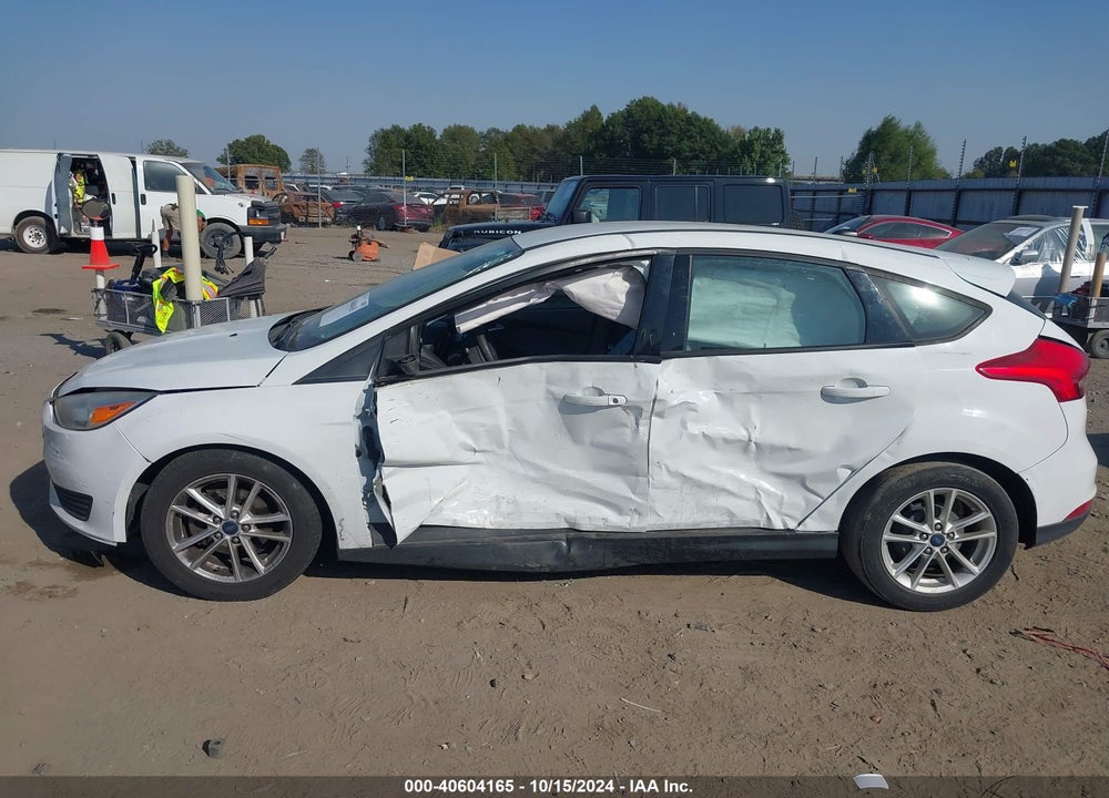 2017 FORD FOCUS SE VIN: 1FADP3K29HL202137
