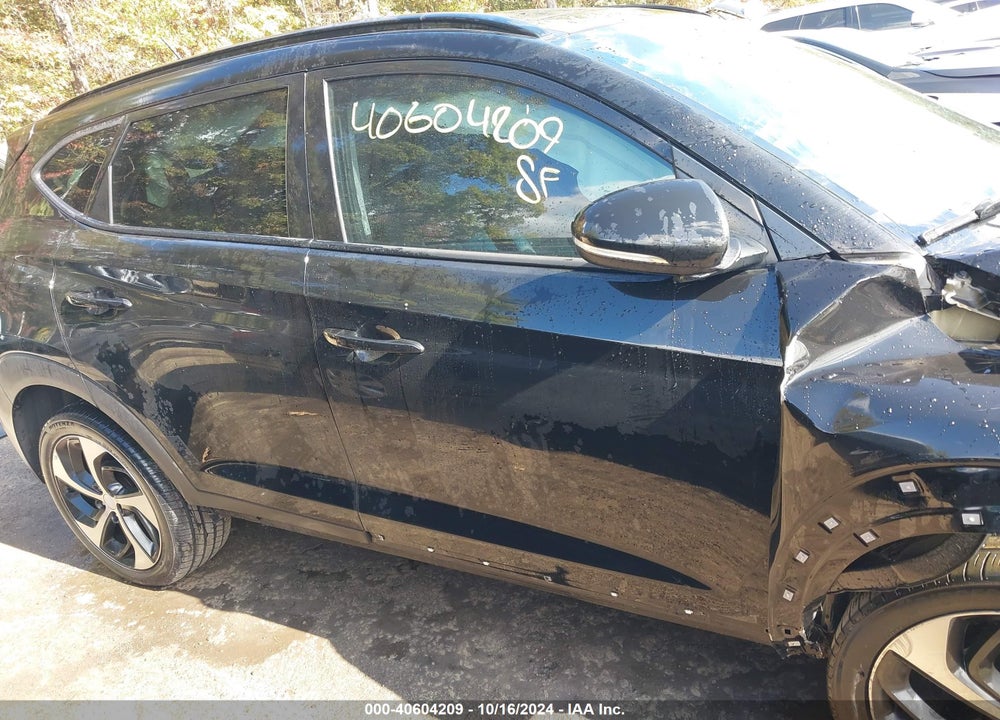 2017 HYUNDAI TUCSON VALUE VIN: KM8J33A20HU560288