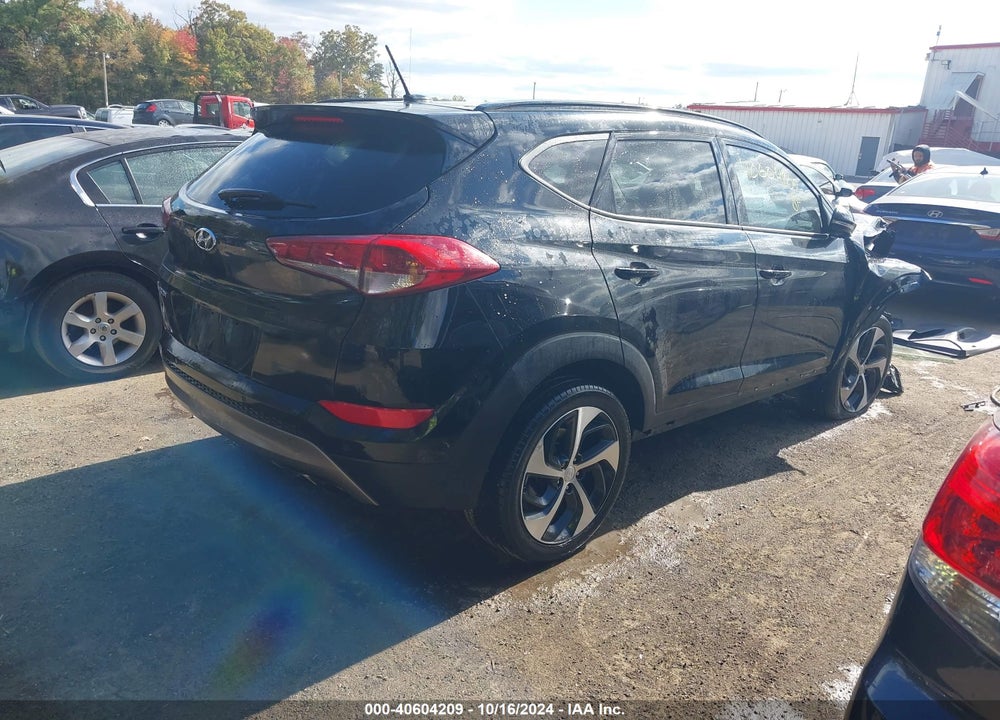2017 HYUNDAI TUCSON VALUE VIN: KM8J33A20HU560288