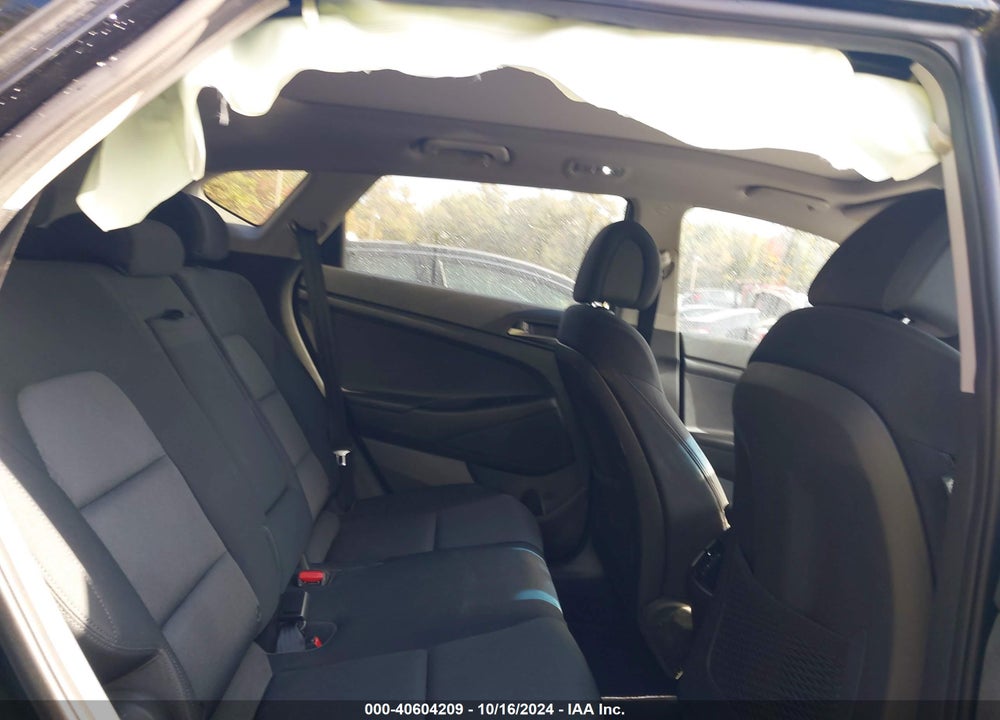 2017 HYUNDAI TUCSON VALUE VIN: KM8J33A20HU560288