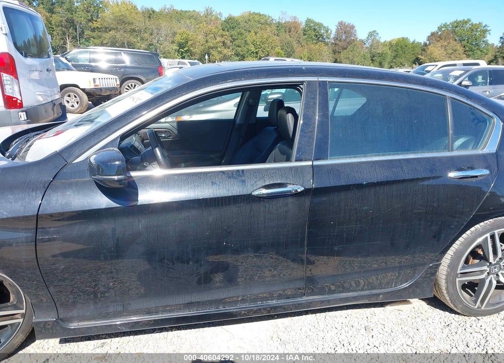 2017 HONDA ACCORD VIN: 1HGCR3F94HA028322