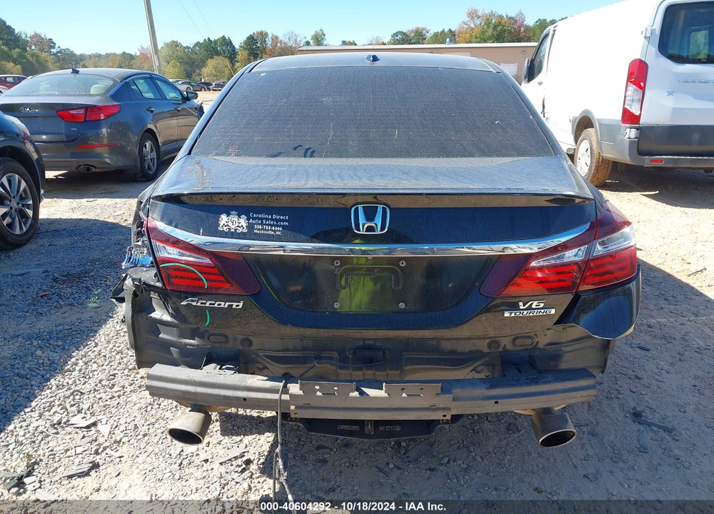2017 HONDA ACCORD VIN: 1HGCR3F94HA028322