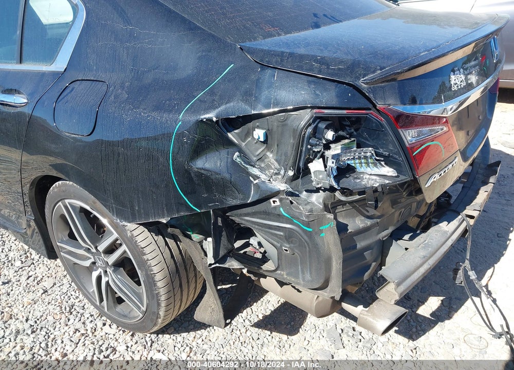 2017 HONDA ACCORD VIN: 1HGCR3F94HA028322