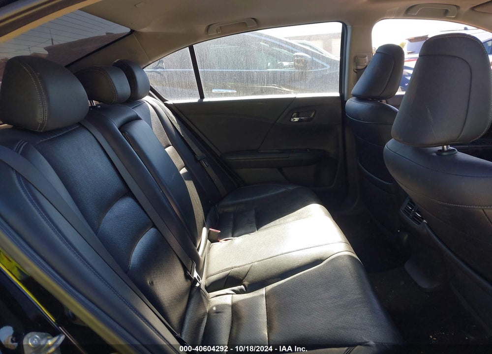 2017 HONDA ACCORD VIN: 1HGCR3F94HA028322