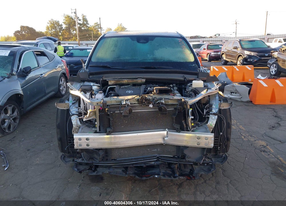 2024 TOYOTA GRAND HIGHLANDER XLE VIN: 5TDAAAA58RS011968