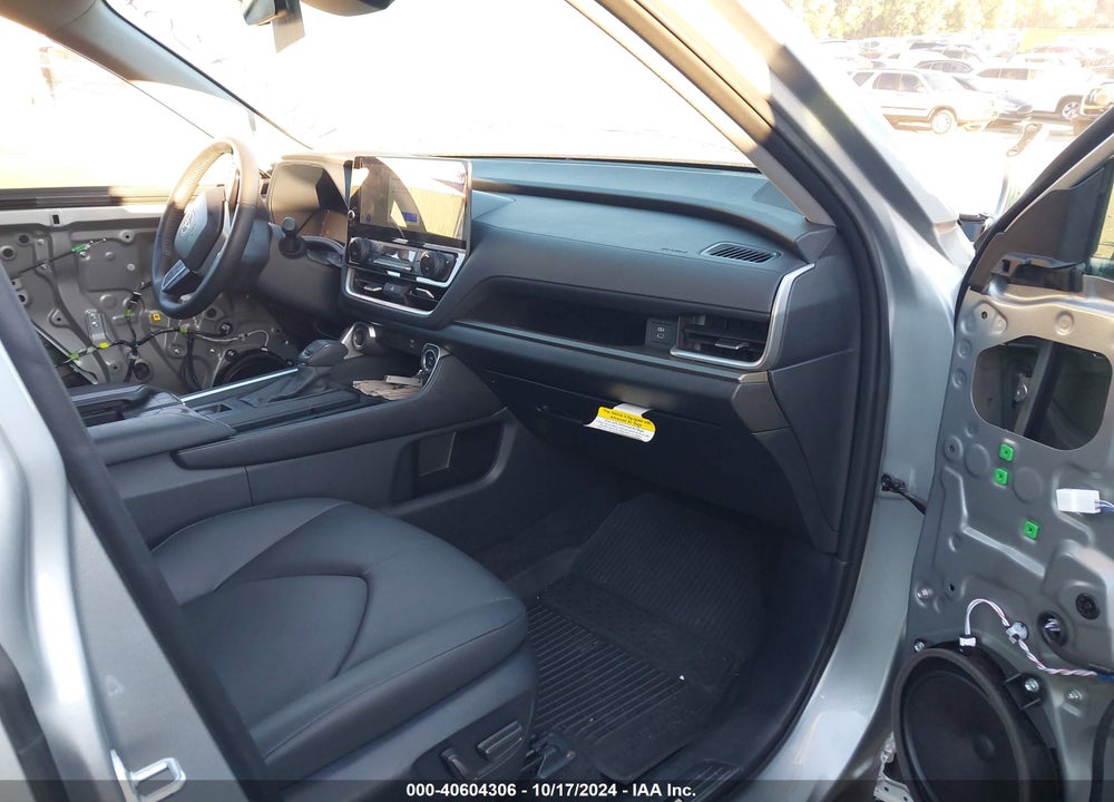 2024 TOYOTA GRAND HIGHLANDER XLE VIN: 5TDAAAA58RS011968