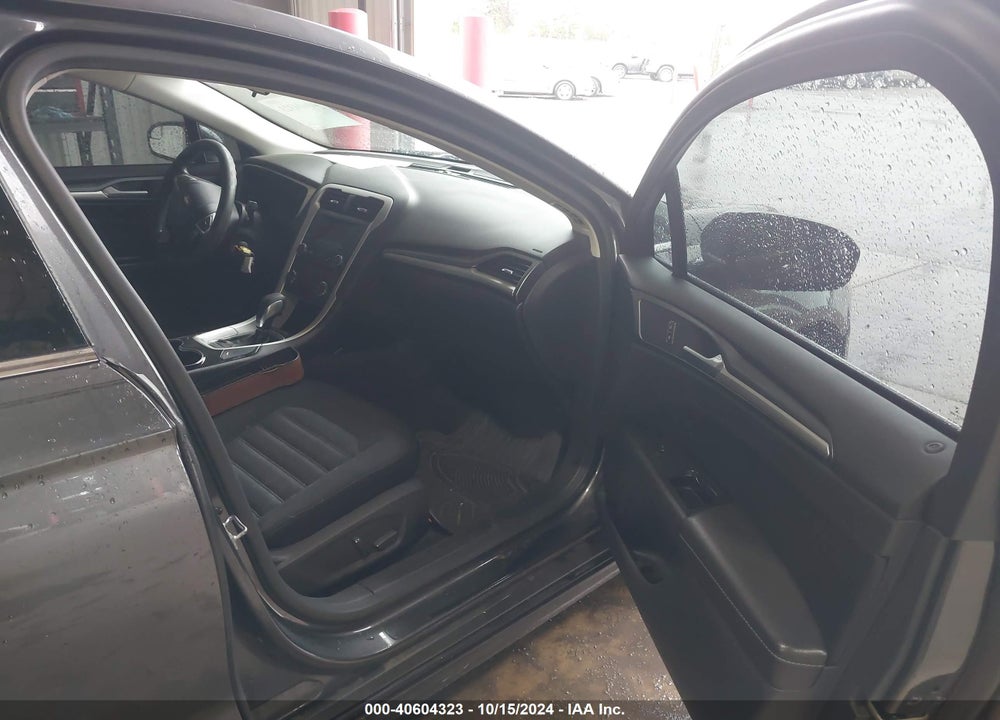 2015 FORD FUSION SE VIN: 3FA6P0H72FR124423