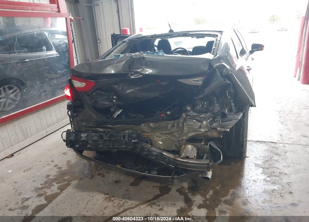 2015 FORD FUSION SE VIN: 3FA6P0H72FR124423