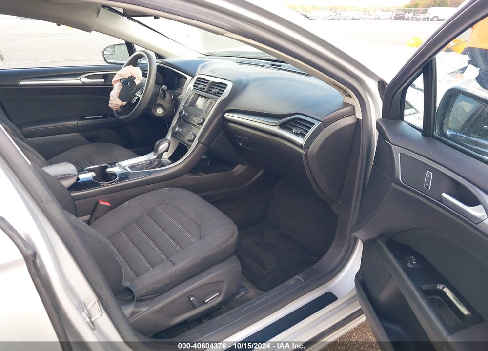 2015 FORD FUSION SE VIN: 3FA6P0H73FR261466