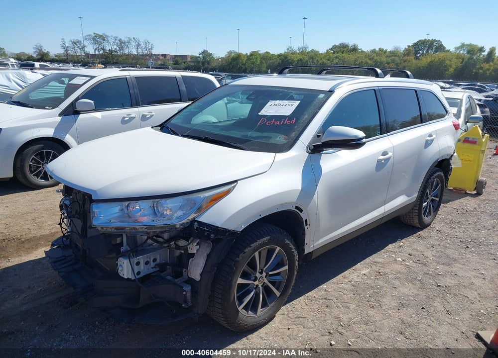 2019 TOYOTA HIGHLANDER VIN: 5TDKZRFH9KS369472