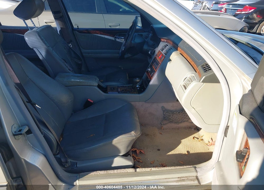 1999 MERCEDES-BENZ E 320 VIN: WDBJF65H8XA866021