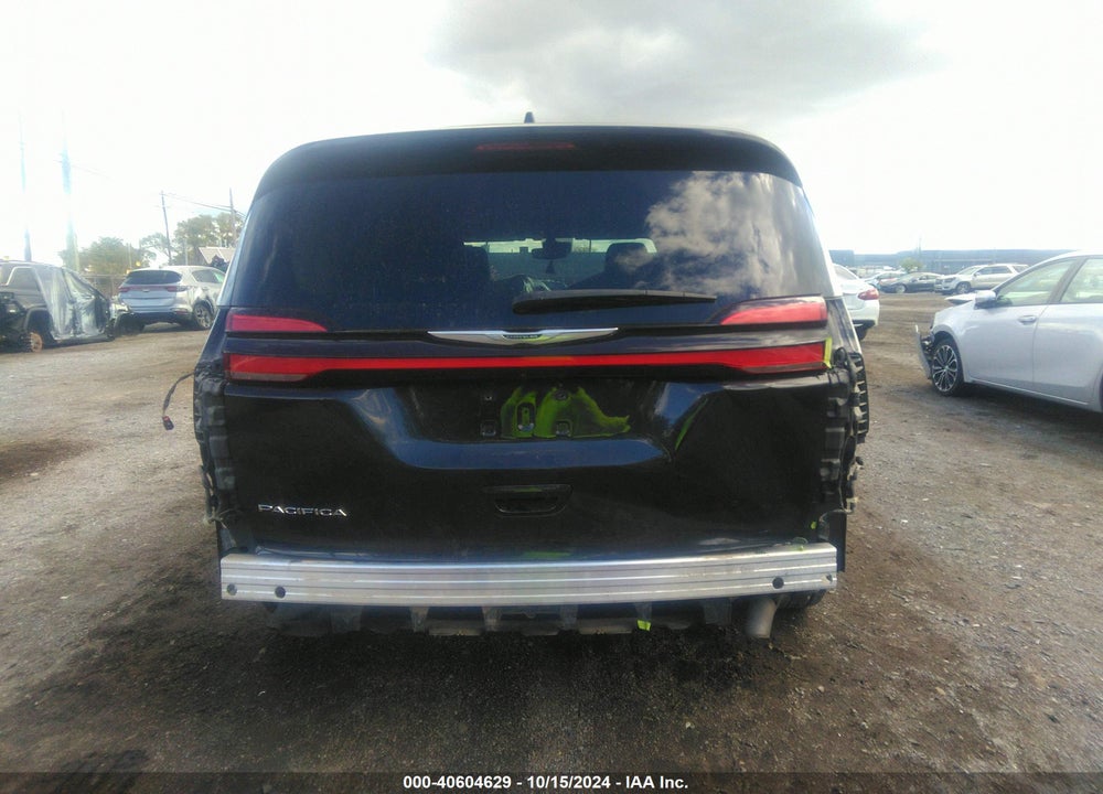 2022 CHRYSLER PACIFICA TOURING L VIN: 2C4RC1BG1NR132518