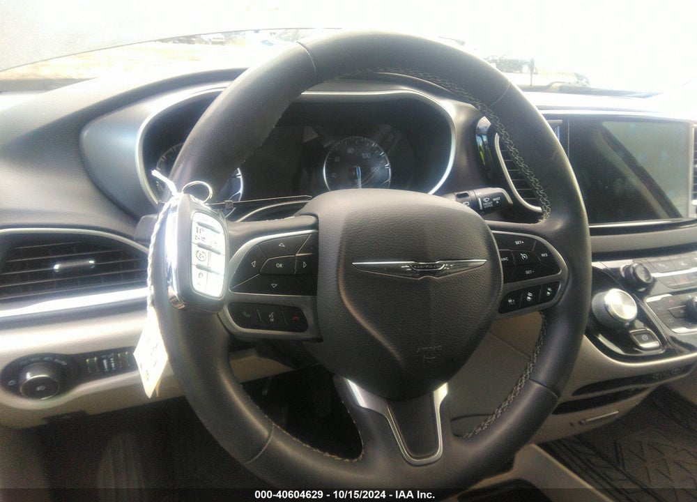2022 CHRYSLER PACIFICA TOURING L VIN: 2C4RC1BG1NR132518
