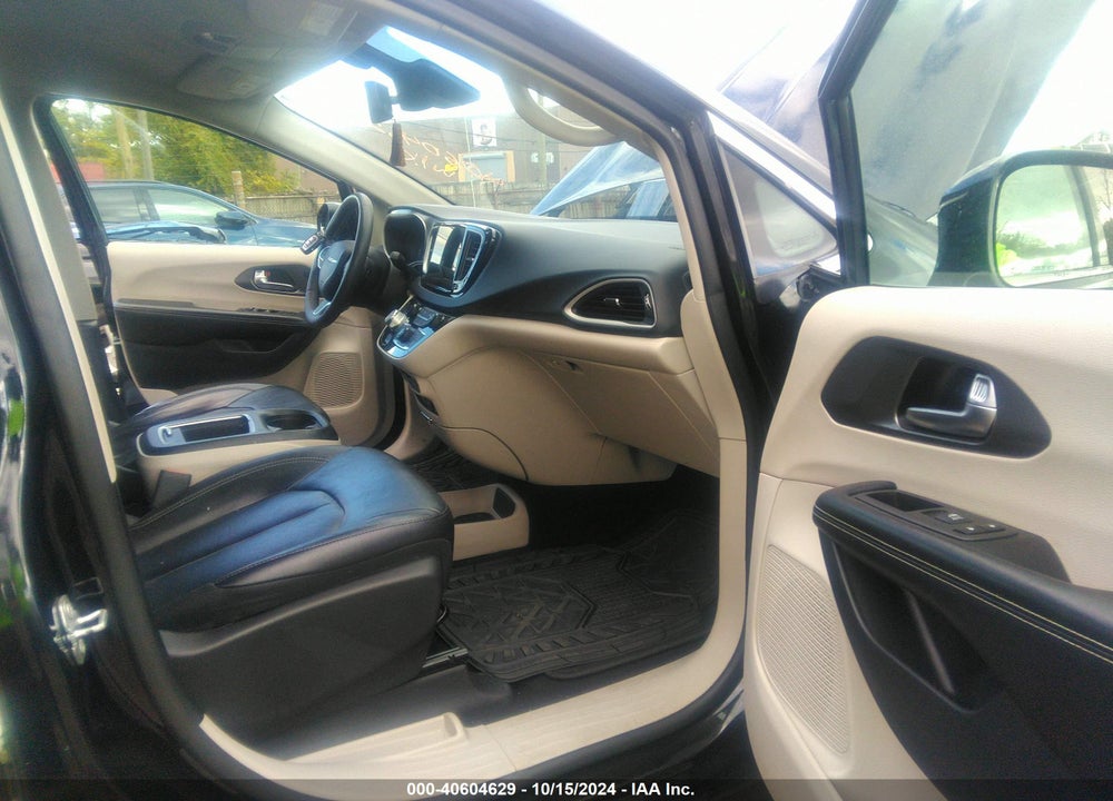 2022 CHRYSLER PACIFICA TOURING L VIN: 2C4RC1BG1NR132518