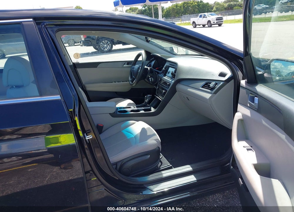 2016 HYUNDAI SONATA SE VIN: 5NPE24AFXGH331594