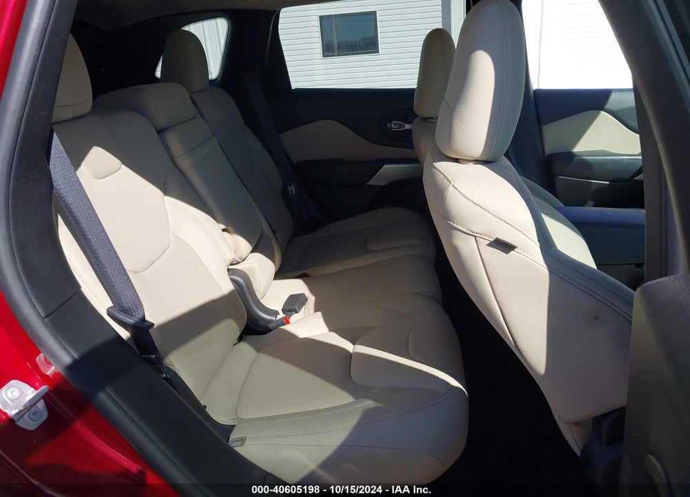 2017 JEEP CHEROKEE LATITUDE FWD VIN: 1C4PJLCS5HW592269