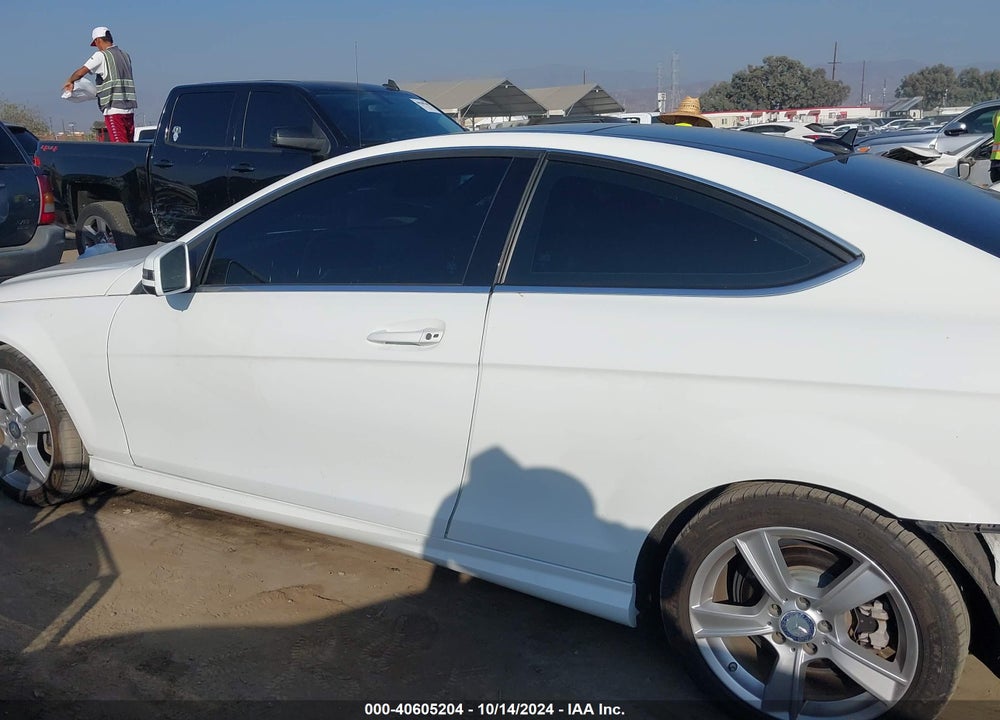2015 MERCEDES-BENZ C 250 VIN: WDDGJ4HB4FG393578